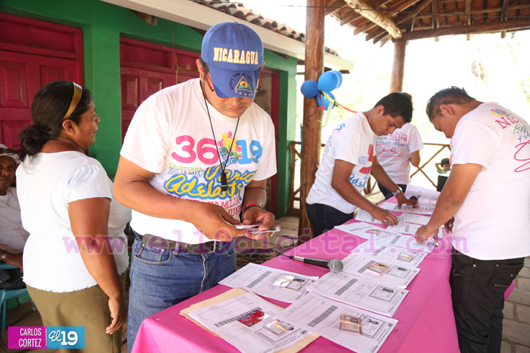 Miles de nicarag&uuml;enses reciben militancias del Frente Sandinista y asumen con amor las tareas de la revoluci&oacute;n